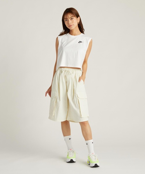 NIKE（ナイキ）の「ナイキ スポーツウェア クラブ ウィメンズ スリーブレス クロップド トップ / Nike Sportswear Club Women's Sleeveless Cropped Top FV5506-100 White（タンクトップ・レディース・ホワイト・L/M/S/XL/XS）」の18枚目の写真