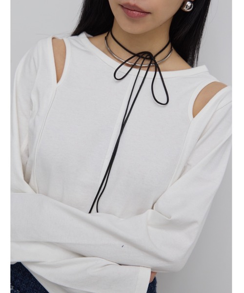 AIC.（エーアイシー）の「カットアウトピンタックロンティー（Tシャツ/カットソー・レディース・オフホワイト/ブラック・FREE）」の3枚目の写真