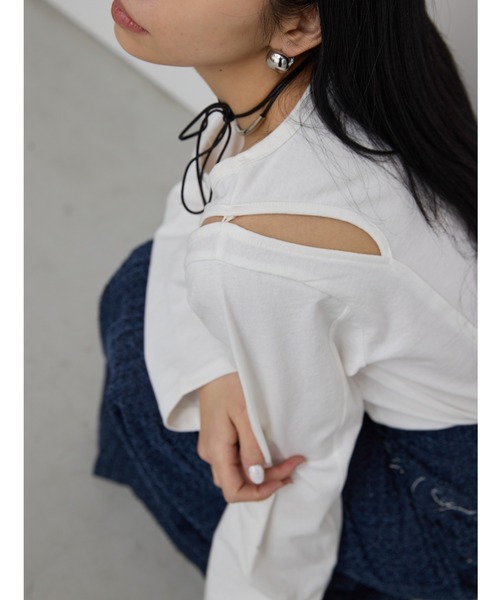 AIC.（エーアイシー）の「カットアウトピンタックロンティー（Tシャツ/カットソー・レディース・オフホワイト/ブラック・FREE）」の7枚目の写真