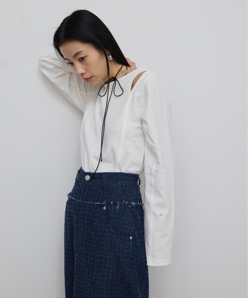 AIC.（エーアイシー）の「カットアウトピンタックロンティー（Tシャツ/カットソー・レディース・オフホワイト/ブラック・FREE）」の6枚目の写真
