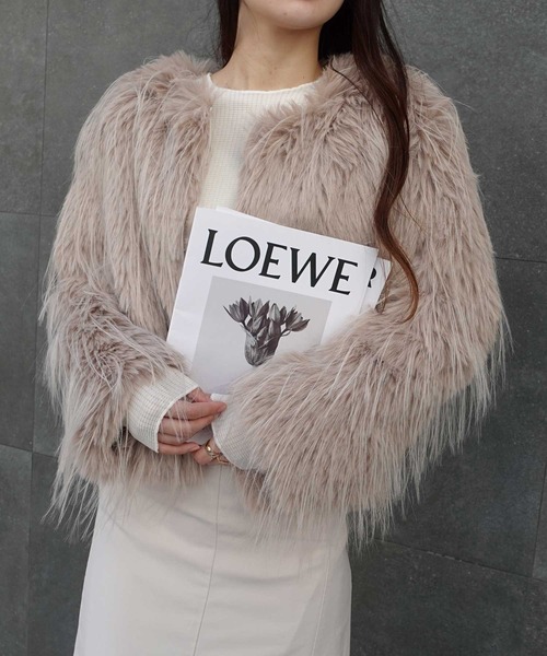 CORNERS（コーナーズ）の「ミドル丈ファーコート（ノーカラーコート・レディース・ベージュ/オフホワイト・M）」の7枚目の写真