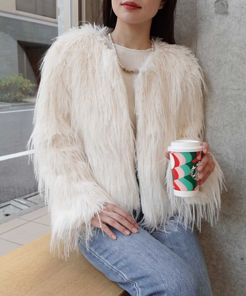 CORNERS（コーナーズ）の「ミドル丈ファーコート（ノーカラーコート・レディース・ベージュ/オフホワイト・M）」の9枚目の写真