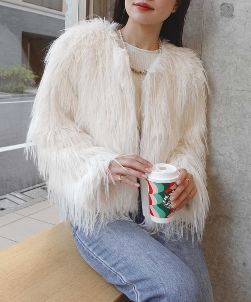 CORNERS（コーナーズ）の「ミドル丈ファーコート（ノーカラーコート・レディース・ベージュ/オフホワイト・M）」の10枚目の写真