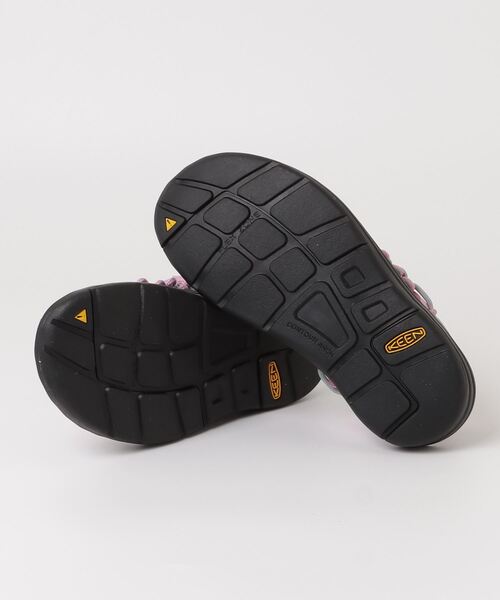 KEEN（キーン）の「UNEEK / ユニーク / レディース スニーカーサンダル（サンダル・レディース・ピンク系その他・23cm/23.5cm/24cm/24.5cm/25cm/22.5cm/26cm/25.5cm）」の3枚目の写真