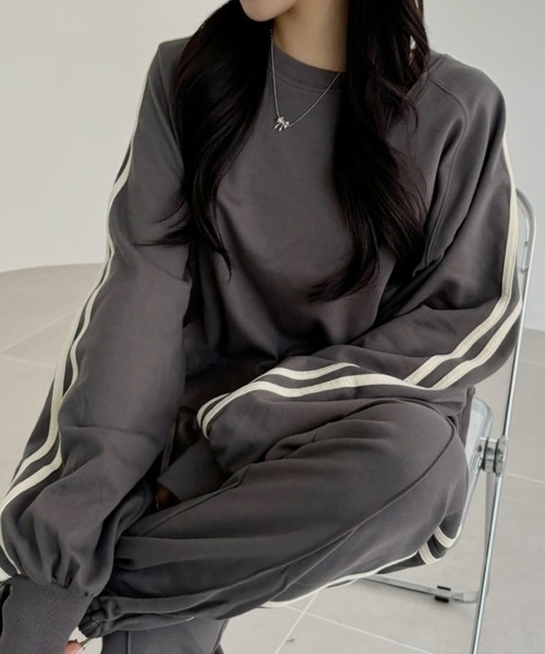 TREOVER(トレオーバー)の「ショート丈でスタイルアップ!ラグランスリーブサイドラインプルオーバー(Tシャツ/カットソー・レディース・オートミール/チャコールグレー/アイボリー・FREE)」の10枚目の写真