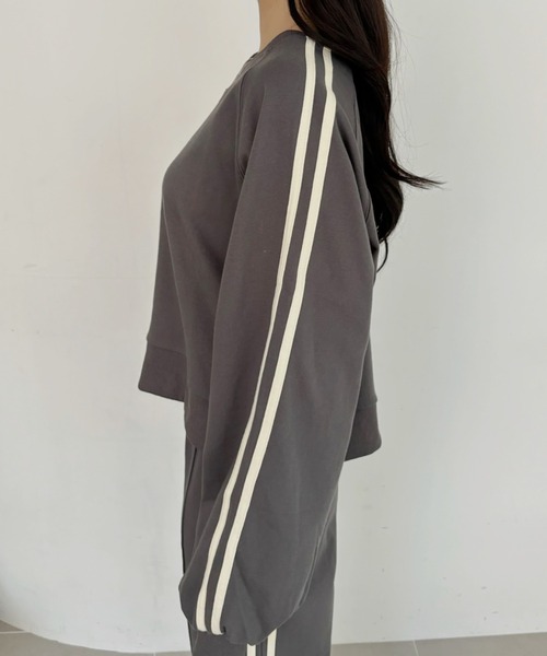 TREOVER(トレオーバー)の「ショート丈でスタイルアップ!ラグランスリーブサイドラインプルオーバー(Tシャツ/カットソー・レディース・オートミール/チャコールグレー/アイボリー・FREE)」の22枚目の写真