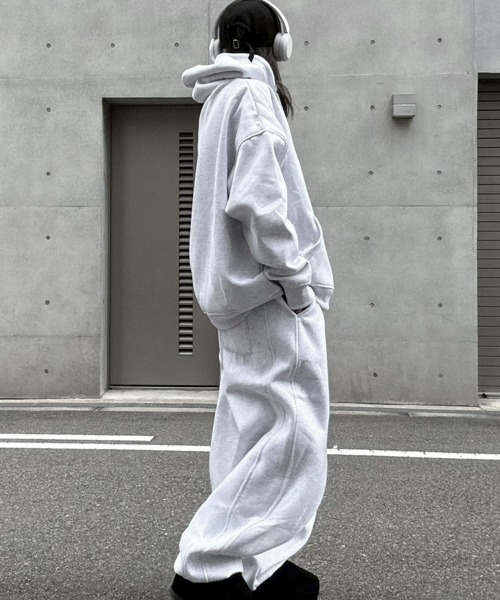 YACA(ヤーカ)の「Embroidery Logo Sweat PT/エンブロイダリーロゴスウェットパンツ【unisex item】(スウェットパンツ・レディース・アイボリー/アッシュグレー/ブラック/グレー・FREE)」の20枚目の写真