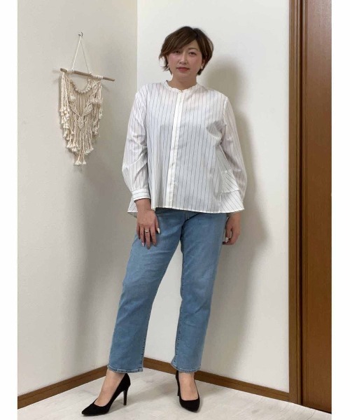 fleur by mint breeze(フルールバイミントブリーズ)の「【L~5L 大きいサイズ】バンドカラーバックフリルシャツ(シャツ/ブラウス・レディース・オフホワイト/ブルー/ネイビー・3L/4L/5L/LL)」の4枚目の写真