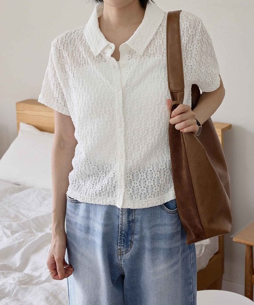 CHAN ME(チャンミ)の「花柄カットレースポロシャツ(シャツ/ブラウス・レディース・ブラック/ブルー/ホワイト・MEDIUM/LARGE/X-LARGE)」の1枚目の写真