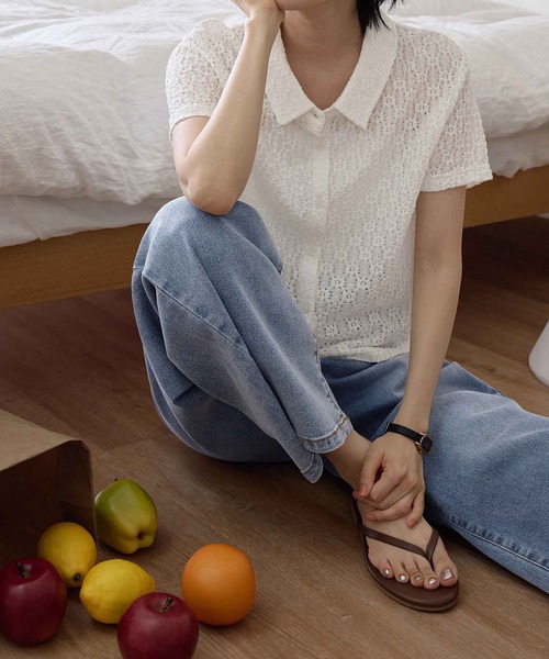 CHAN ME(チャンミ)の「花柄カットレースポロシャツ(シャツ/ブラウス・レディース・ブラック/ブルー/ホワイト・MEDIUM/LARGE/X-LARGE)」の6枚目の写真