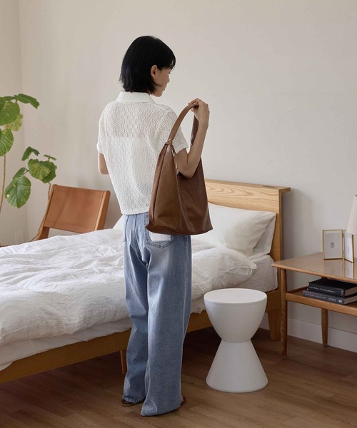 CHAN ME(チャンミ)の「花柄カットレースポロシャツ(シャツ/ブラウス・レディース・ブラック/ブルー/ホワイト・MEDIUM/LARGE/X-LARGE)」の7枚目の写真