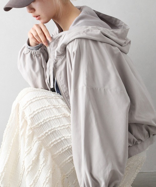 SpRay（スプレイ）の「ピーチショートマウンテンパーカー（マウンテンパーカー・レディース・アイボリー/ライトカーキ/ブラック/グレイッシュベージュ・FREE）」の4枚目の写真