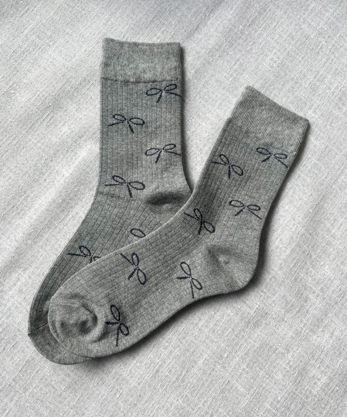 poiregnee（ポワニェ）の「［select］総柄 リボンソックス（ソックス/靴下・レディース・グレー/ブラック/ホワイト・FREE）」の4枚目の写真