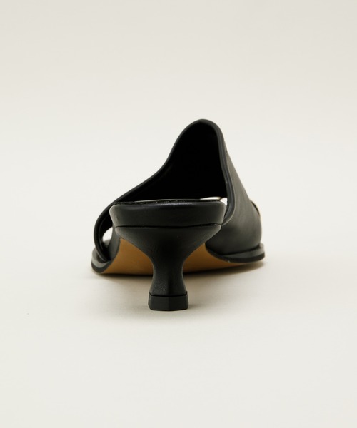 LE VERNIS ルベルニ Toe ring sandals セール】LE VERNIS(ル・ベルニ)Toe ring sandals（サンダル