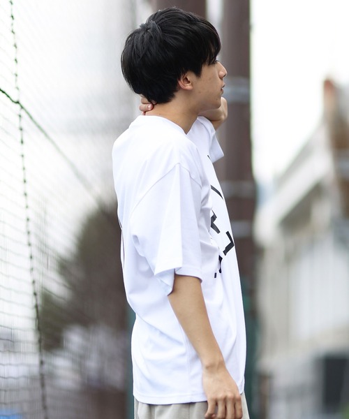 NEW ERA（ニューエラ）の「NEW ERA/ニューエラ 半袖Tシャツ ビッグロゴ 吸汗速乾 14410153/14410154/14410155（Tシャツ/カットソー・メンズ・ブラック/ホワイト/ベージュ・M/L/XXL/XL）」の7枚目の写真