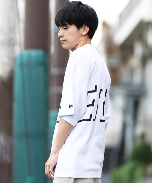 NEW ERA（ニューエラ）の「NEW ERA/ニューエラ 半袖Tシャツ ビッグロゴ 吸汗速乾 14410153/14410154/14410155（Tシャツ/カットソー・メンズ・ブラック/ホワイト/ベージュ・M/L/XXL/XL）」の5枚目の写真