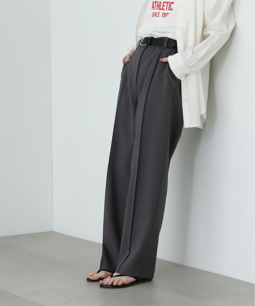 N.(N. Natural Beauty Basic)(エヌエヌナチュラルビューティーベーシック)の「センターコバストレートパンツ(スラックス・レディース・ベージュ/チャコールグレー・SMALL/MEDIUM)」の3枚目の写真