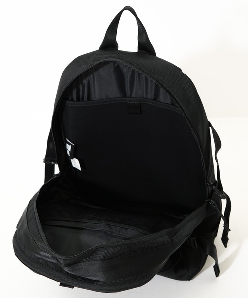 NEW ERA（ニューエラ）の「【NEW ERA/ニューエラ】CORD PACK コードパック（バックパック/リュック・メンズ・ブラック×ホワイト/ブラック・FREE）」の8枚目の写真
