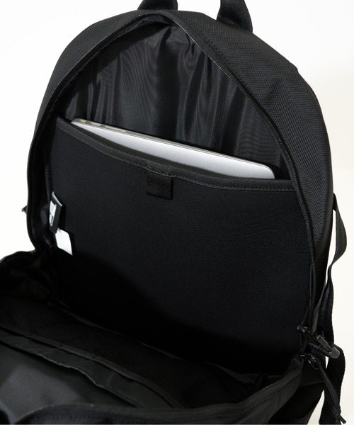 NEW ERA（ニューエラ）の「【NEW ERA/ニューエラ】CORD PACK コードパック（バックパック/リュック・メンズ・ブラック×ホワイト/ブラック・FREE）」の9枚目の写真