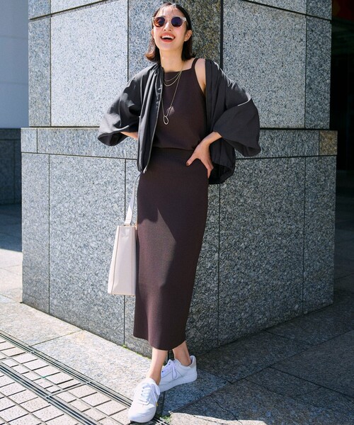 23区 L(ニジュウサンクオオキイサイズ)の「【速乾性/接触冷感】シアータンブラー ブルゾン(ブルゾン・レディース・ブラック系/ベージュ系/ダークブラウン系・44/46)」の16枚目の写真