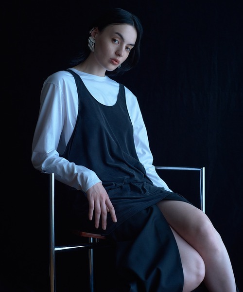 IRIS47(イリスフォーセブン)の「【IRIS 47】silky long tops/シルキー ロング トップス dress24 ※(Tシャツ/カットソー・レディース・ホワイト/ブラック・FREE)」の9枚目の写真