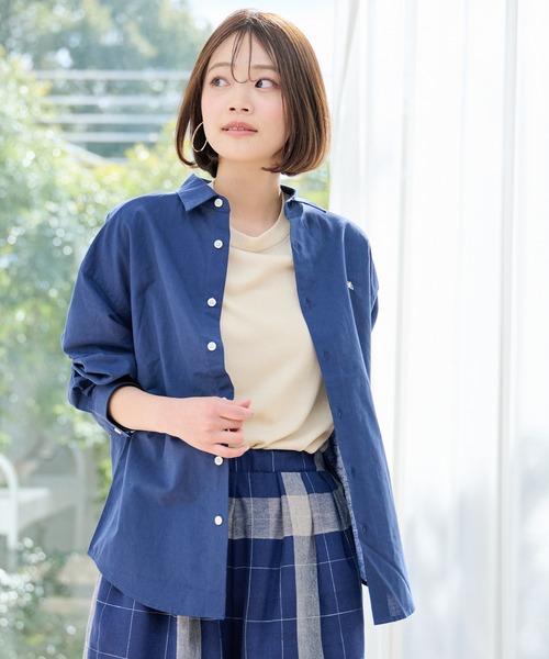 Arnold Palmer（アーノルドパーマー）の「寄り添うリネン オーバー シェア シャツ（シャツ/ブラウス・レディース・オフホワイト/ライトベージュ/サックスブルー/ピンク/イエロー/ネイビー・S/M/L/LL/XS）」の18枚目の写真