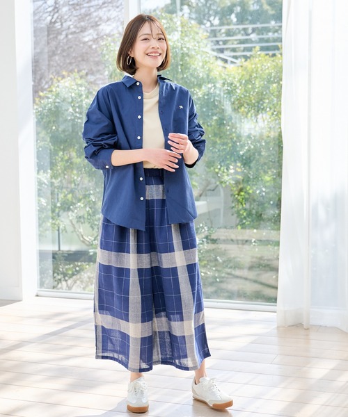 Arnold Palmer（アーノルドパーマー）の「寄り添うリネン オーバー シェア シャツ（シャツ/ブラウス・レディース・オフホワイト/ライトベージュ/サックスブルー/ピンク/イエロー/ネイビー・S/M/L/LL/XS）」の20枚目の写真