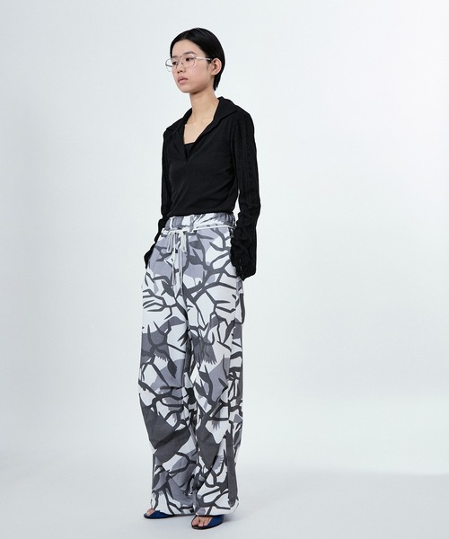 M TO R(ムウトアール)の「NEW CAMO PRINT SWEAT PANTS(その他パンツ・レディース・ホワイト/ベージュ系その他・40/38/42)」の7枚目の写真