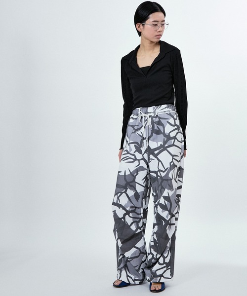 M TO R(ムウトアール)の「NEW CAMO PRINT SWEAT PANTS(その他パンツ・レディース・ホワイト/ベージュ系その他・40/38/42)」の8枚目の写真