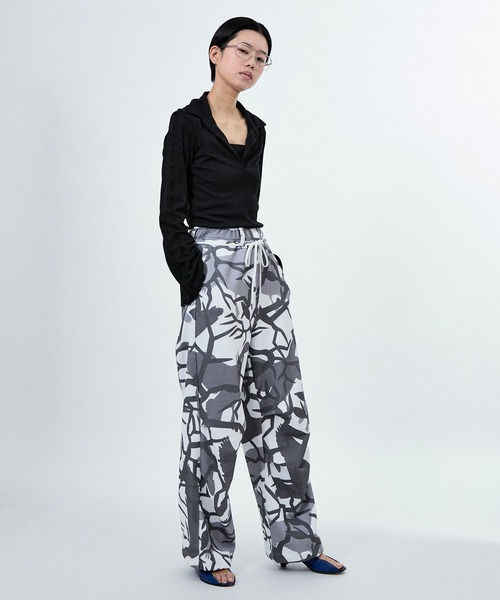M TO R(ムウトアール)の「NEW CAMO PRINT SWEAT PANTS(その他パンツ・レディース・ホワイト/ベージュ系その他・40/38/42)」の9枚目の写真