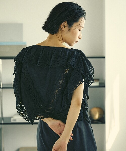 Firsthand（ファーストハンド）の「Firsthand/ファーストハンド インドレース スクエア フリルブラウス / ショート丈 レースブラウス（シャツ/ブラウス・レディース・ホワイト/ブラック・FREE）」の5枚目の写真