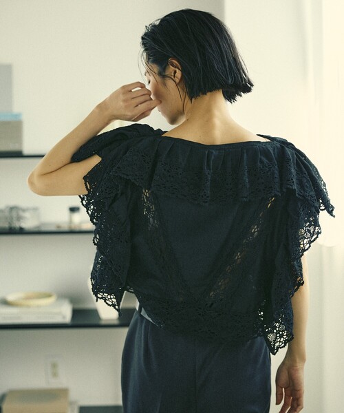 Firsthand（ファーストハンド）の「Firsthand/ファーストハンド インドレース スクエア フリルブラウス / ショート丈 レースブラウス（シャツ/ブラウス・レディース・ホワイト/ブラック・FREE）」の6枚目の写真