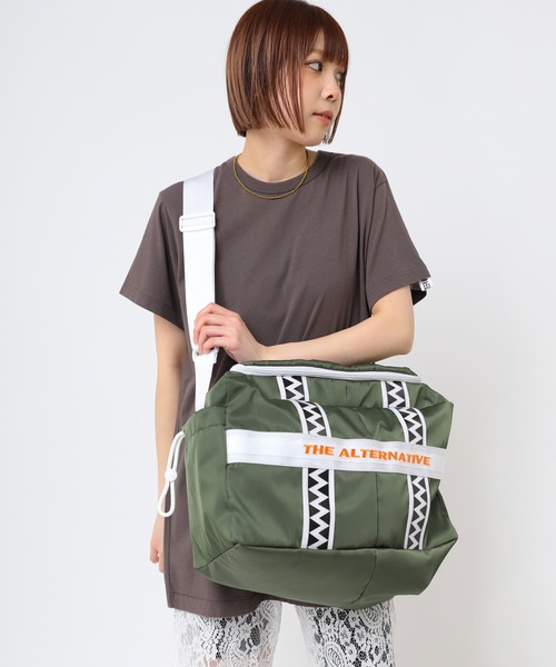 RNA（アールエヌエー）の「E5108 ＢＩＧショルダーＢＡＧ（ショルダーバッグ・レディース・ベージュ/カーキ/ブラック・FREE）」の16枚目の写真
