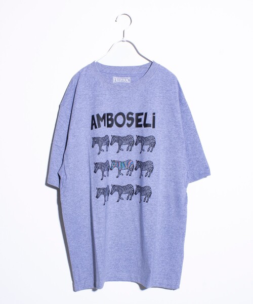 FREDY MAC（フレディーマック）の「【FREDYMAC/フレディマック】AMBOSELi オリジナルボディ プリントTシャツ（Tシャツ/カットソー・メンズ・ホワイト/トップグレー・M/S/L）」の2枚目の写真