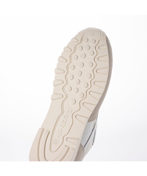 Reebok(リーボック)の「クラシックレザー / CLASSIC LEATHER(スニーカー・メンズ・ホワイト・23.0cm/23.5cm/24.5cm/24.0cm/25.0cm/25.5cm/26.0cm/26.5cm/27.0cm/27.5cm/28.0cm/28.5cm/29.0cm/30.0cm)」の5枚目の写真