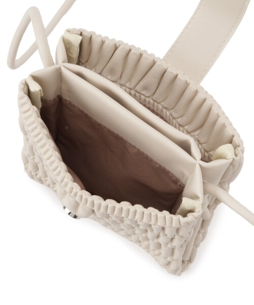 SHOO・LA・RUE（シューラルー）の「プリーツミニショルダーバッグ（ショルダーバッグ・レディース・ブラック/アイボリー/イエロー/シルバー・00）」の20枚目の写真