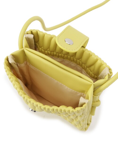 SHOO・LA・RUE（シューラルー）の「プリーツミニショルダーバッグ（ショルダーバッグ・レディース・ブラック/アイボリー/イエロー/シルバー・00）」の22枚目の写真