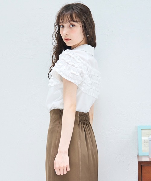 31 Sons de mode（トランテアン　ソン　ドゥ　モード）の「ヨークギャザーフリルブラウス（シャツ/ブラウス・レディース・チャコールグレー/サックスブルー/オフホワイト/ブラック・フリー）」の14枚目の写真