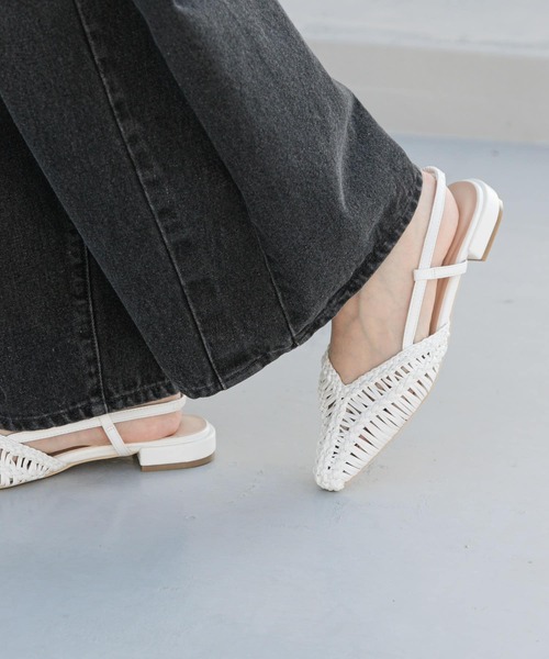 SENSE OF PLACE by URBAN RESEARCH（センスオブプレイスバイアーバンリサーチ）の「コードアミポインテッドサンダル（サンダル・レディース・オフホワイト/ブラック・LARGE/MEDIUM/SMALL）」の4枚目の写真