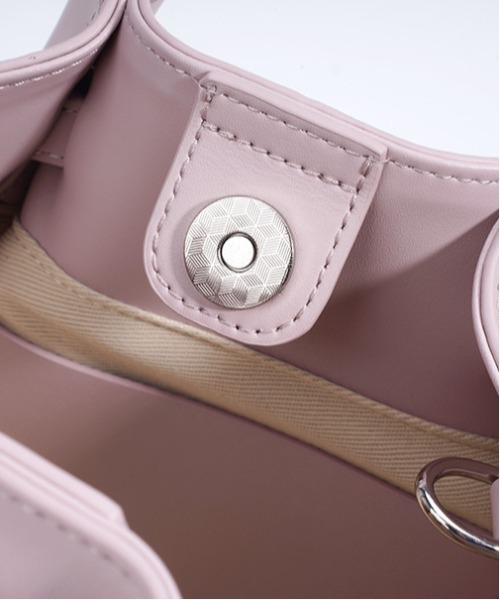 NiiNa（ニーナ）の「【 NiiNa / ニーナ 】高品質牛革  2way ラウンドフォルム レザーバッグ（インナーポーチ付き）（ショルダーバッグ・レディース・ホワイト/ブラック/ピンク/グリーン・FREE）」の11枚目の写真