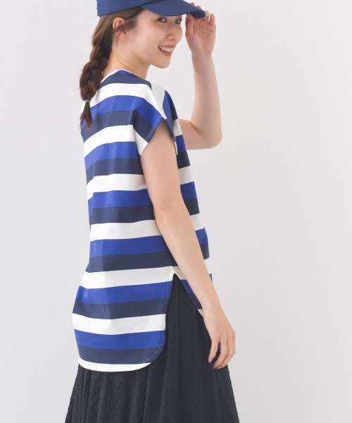OMNES(オムネス)の「【接触冷感】 10番単ボーダーフレンチスリーブプルオーバー(Tシャツ/カットソー・レディース・ブルー/ホワイト×ブラック/ホワイト×ブルー/グレー系その他/ホワイト系その他/ホワイト×ネイビー・FREE)」の22枚目の写真