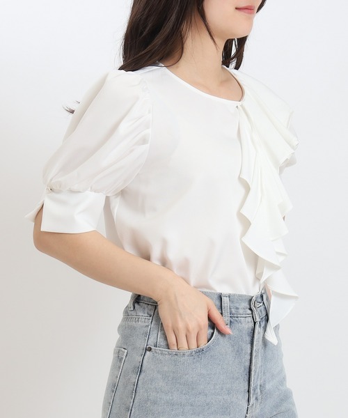 TRUDEA(トルディア)の「とろみアシメラッフルブラウス(シャツ/ブラウス・レディース・ブルーグリーン/ホワイト×ネイビー/ホワイト・MEDIUM)」の1枚目の写真