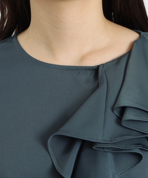 TRUDEA(トルディア)の「とろみアシメラッフルブラウス(シャツ/ブラウス・レディース・ブルーグリーン/ホワイト×ネイビー/ホワイト・MEDIUM)」の19枚目の写真