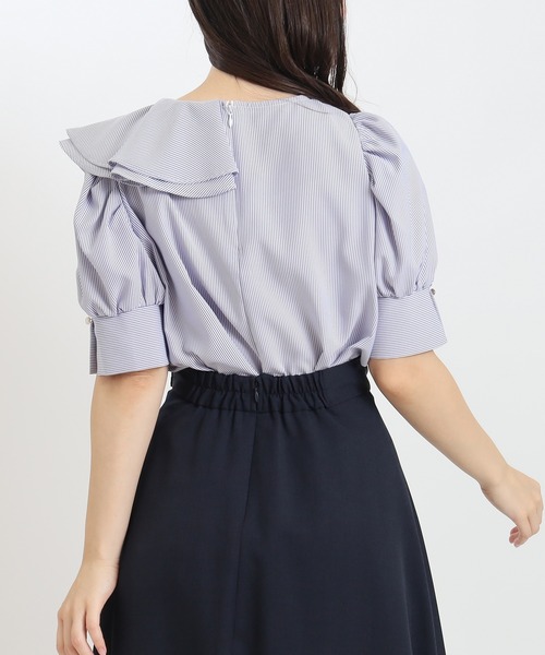 TRUDEA(トルディア)の「とろみアシメラッフルブラウス(シャツ/ブラウス・レディース・ブルーグリーン/ホワイト×ネイビー/ホワイト・MEDIUM)」の9枚目の写真