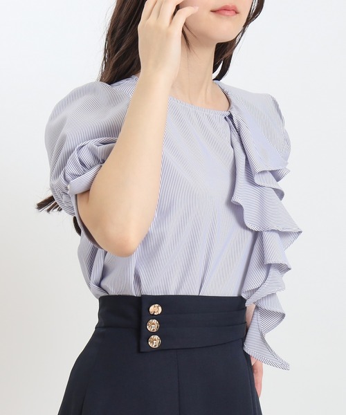 TRUDEA(トルディア)の「とろみアシメラッフルブラウス(シャツ/ブラウス・レディース・ブルーグリーン/ホワイト×ネイビー/ホワイト・MEDIUM)」の10枚目の写真