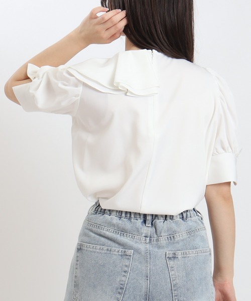 TRUDEA(トルディア)の「とろみアシメラッフルブラウス(シャツ/ブラウス・レディース・ブルーグリーン/ホワイト×ネイビー/ホワイト・MEDIUM)」の14枚目の写真