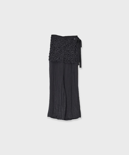 ADAWAS（アダワズ）の「ADAWAS/アダワス TAPE EMBROIDERY TWO-PIECE TROUSER SET 巻きスカート付きパンツ（その他パンツ・レディース・ナチュラル/ブラック・ONE SIZE）」の2枚目の写真