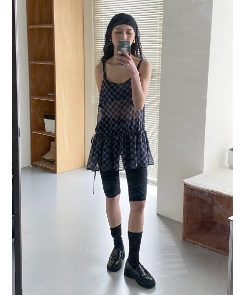 Didot.showroom（ディドット ショールーム）の「シアーチェックレイヤーキャミミニワンピ（ワンピース・レディース・グレー/ブラック・FREE）」の6枚目の写真