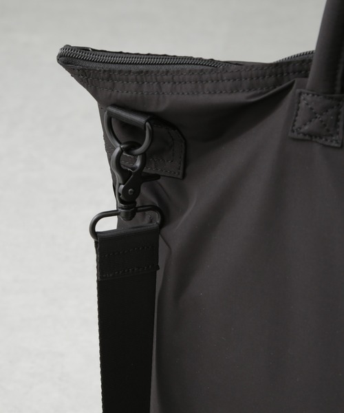 NANO universe（ナノユニバース）の「｢NJ/CLUB｣ SML別注ヘルメットバッグ（ショルダーバッグ・メンズ・グレー/ライトブラウン/ブラック・FREE）」の6枚目の写真