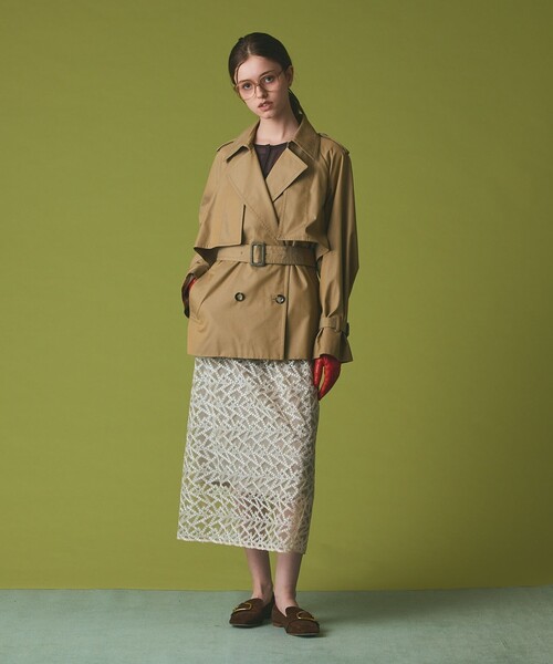 GRACE CLASS（グレースクラス）の「ケープショートトレンチコート（トレンチコート・レディース・ブラック/ベージュ・38/36）」の4枚目の写真